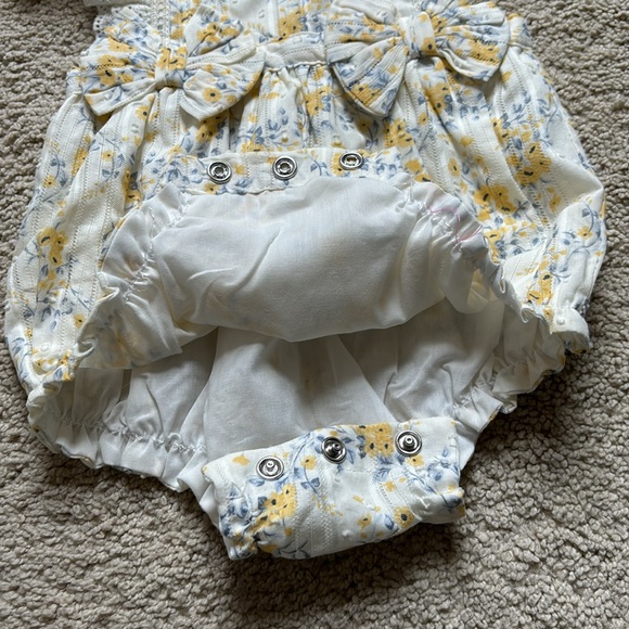 Floral Romper Outfit Set - Picture 3 of 11